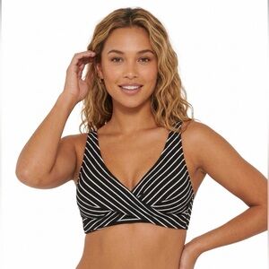 Freshwater twist bikini top